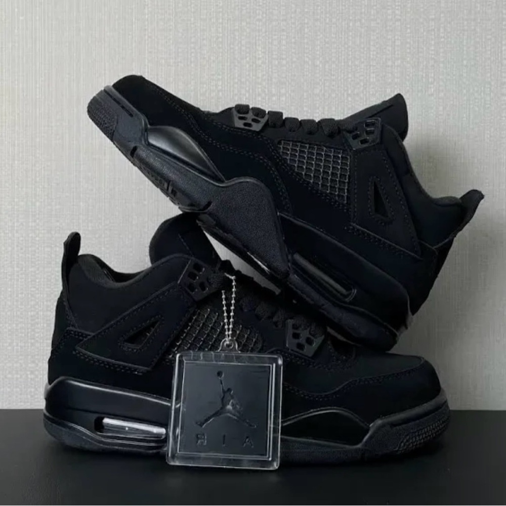 Retro Jordan 4 Black Sneakers [AUTHENTIC]